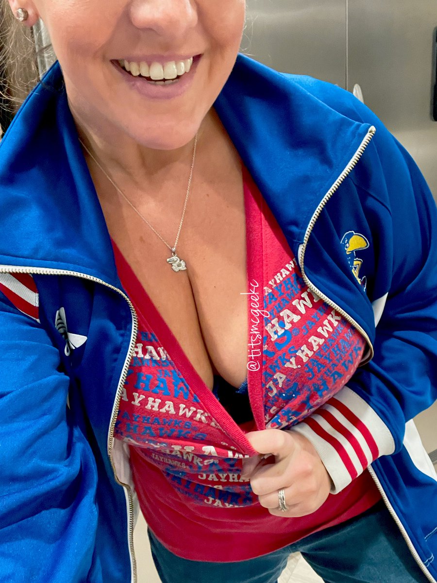 titsmcgeekc's tweet photo. It’s go time!!! SOOOOO excited for #kubball season! ❤️💙🏀 #kuboobs https://t.co/IiYC42TREG