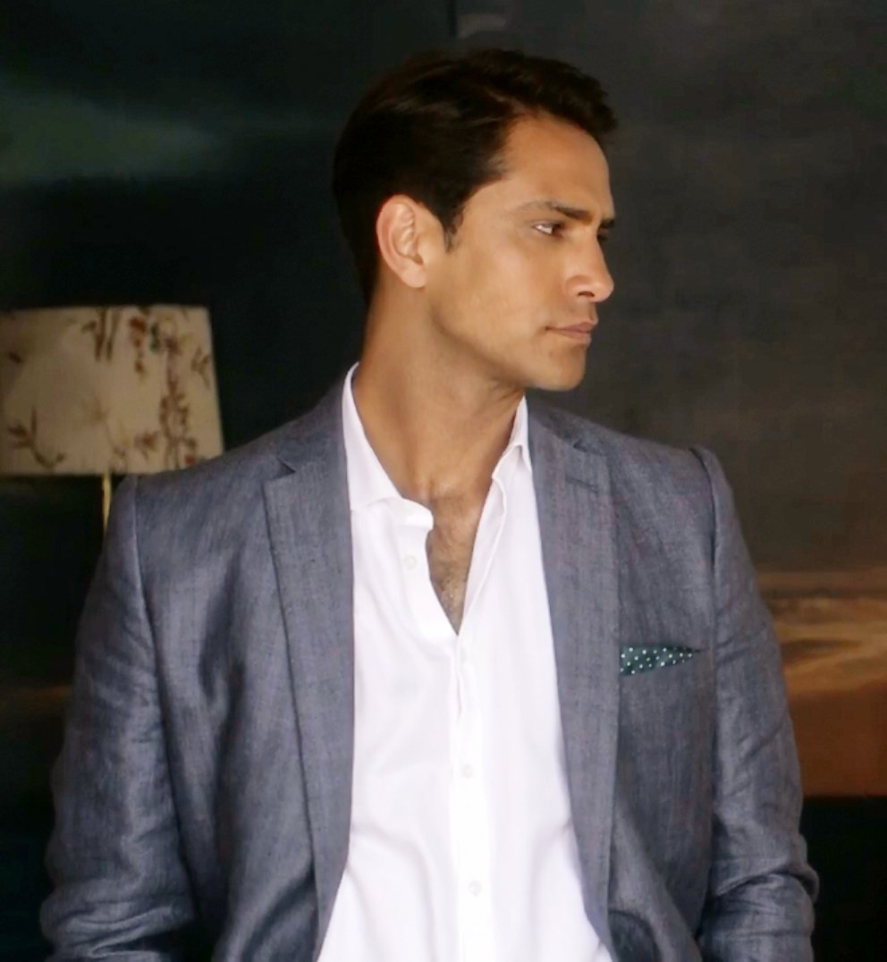 JuttaFreudig's tweet photo. #MusketeersEurope #LukePasqualino #lucapasqualino 😍🔥 #AlbertHill #Snatch #SnatchTV season 2 episodes 10, 5 and 4 #WhiteShirtWednesday https://t.co/RIIdw8CiEY