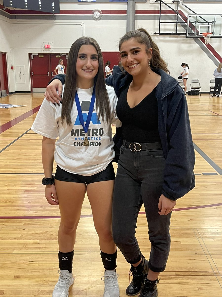 LaylaJaber10's tweet photo. Lots of things to be thankful for. 1) getting an opportunity to play sports again. 2) winning a city championship in volleyball with my teammates . 3) having my 2 favourite fans watch from the bleachers as I do so! #yegchamps #3sportathlete #volleyball https://t.co/RwQdtZd29L