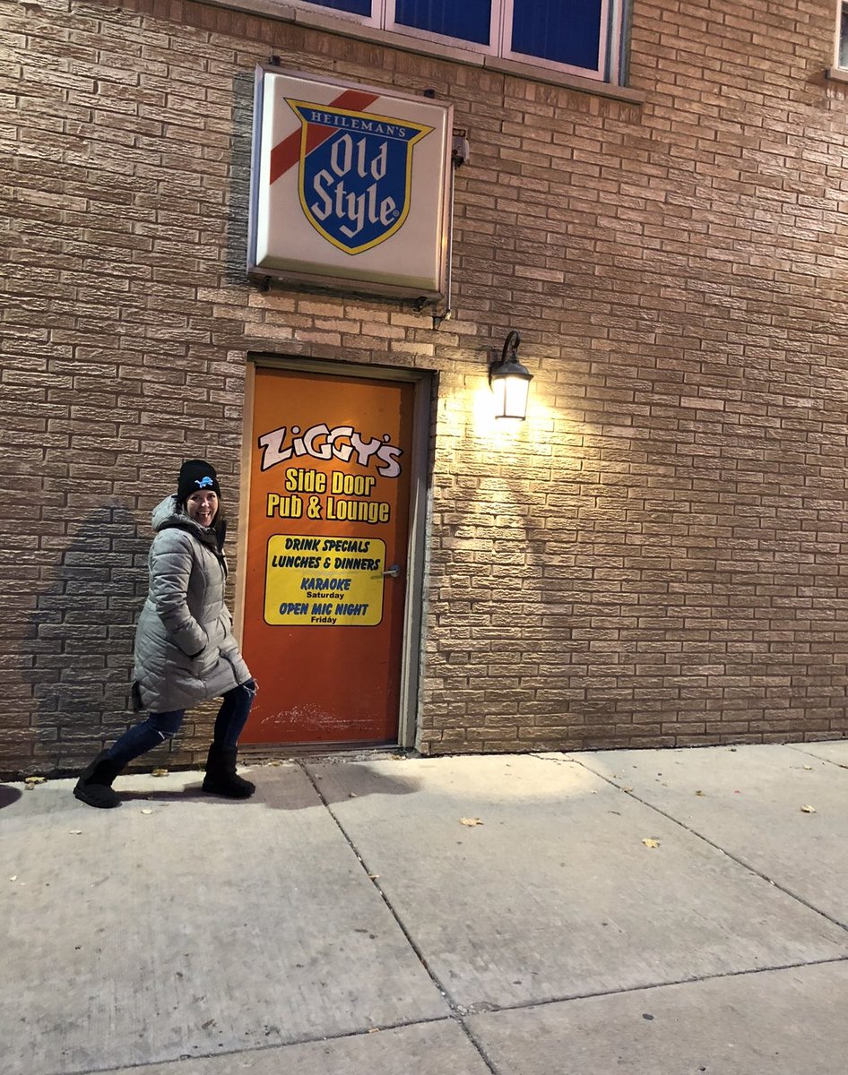 JakeBerent's tweet photo. @chicagobars Ziggy’s Side Door Pub &amp; Deli in Clearing https://t.co/6U4LmPQhu4