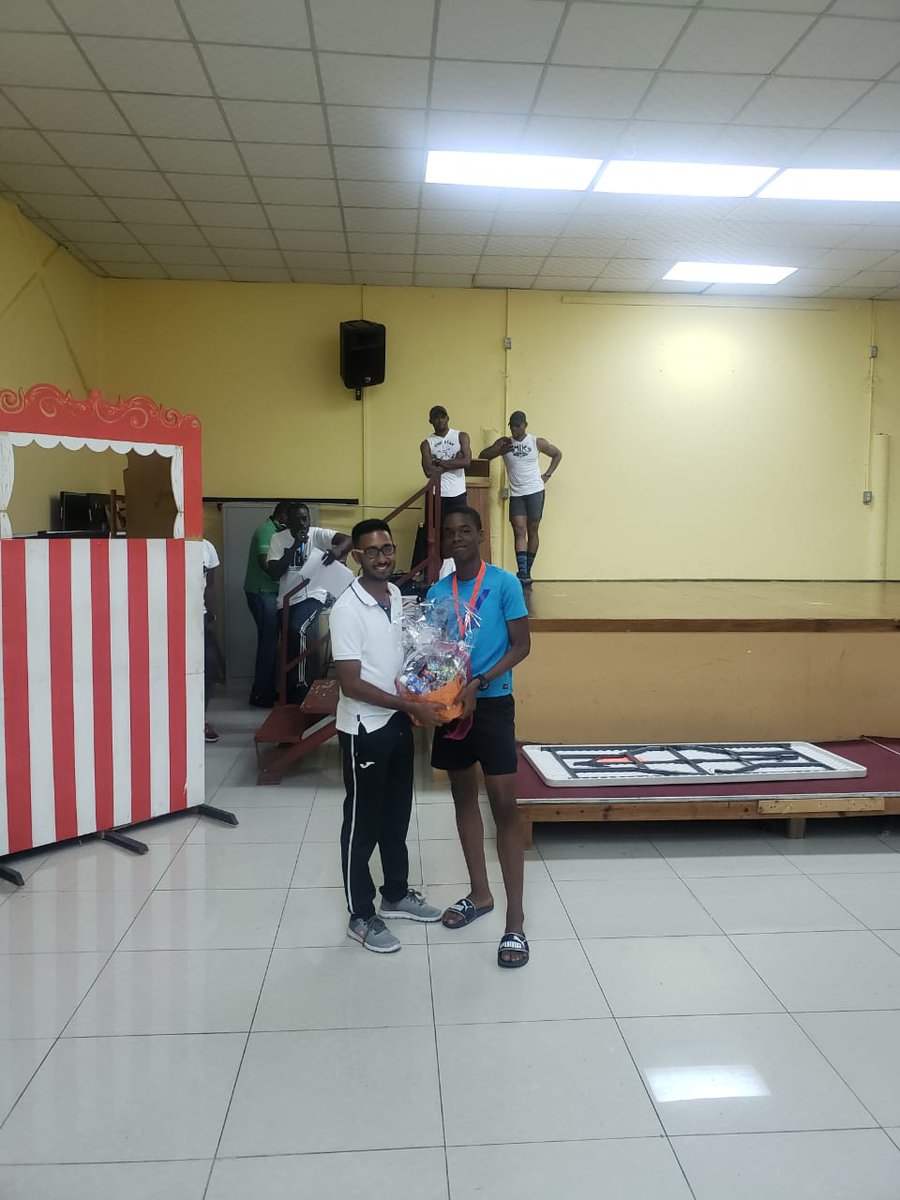 MaDdJaZzMgt's tweet photo. #thankfultuesdays showing appreciation to those who made our events successful. Premier FC manager giving out the prize to one of the participants in our Roving Aerobics Competition @DRemidy @Dannieaatrim @Teachergotti #notjustevents #experiences https://t.co/zW6bQuGoEm