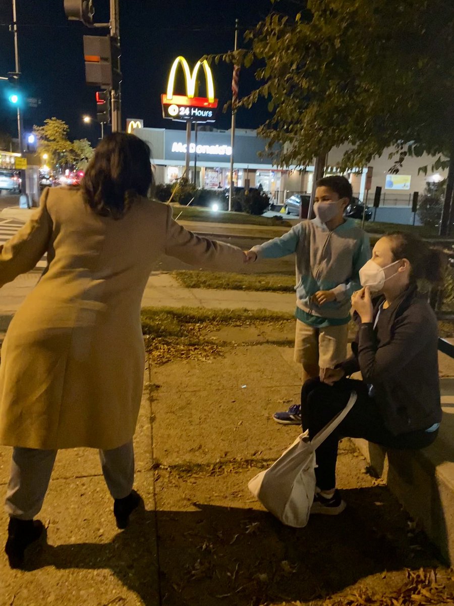 Janeese4DC's tweet photo. 🙌🏾 Proud of our students who are being so brave and getting their shots! And proud of our parents, schools, and health pros for making it happen. Shoutout to @CenterCityPCS in Brightwood for holding it down tonight. Our communities are stronger when we’re vaccinated! #Ward4Strong https://t.co/FLCZw0NKHO