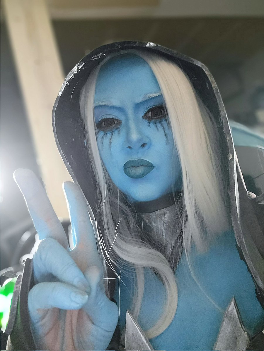 BeeFern9175's tweet photo. Couple Candid shots from the Sylvanas shoot.

Beautiful backgrounds/shots and Costume done by Kralizak  

Makeup by me, BeeFern Studios 

Loved this shoot, more to come.

#WorldofWarcraft #Sylvanas #Kralizak #Beefernstudios #Forthehorde #bansheequeen https://t.co/lkjk62yrDT