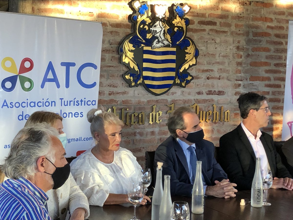 CastellMarcela's tweet photo. Lanzamiento #RutaRosa en Bodega H. Stagnari
#Rodados
#VinosUruguay
@MonzeglioRemo @verika @roquebaudean @OscarIroldi https://t.co/n4DZosZqfB