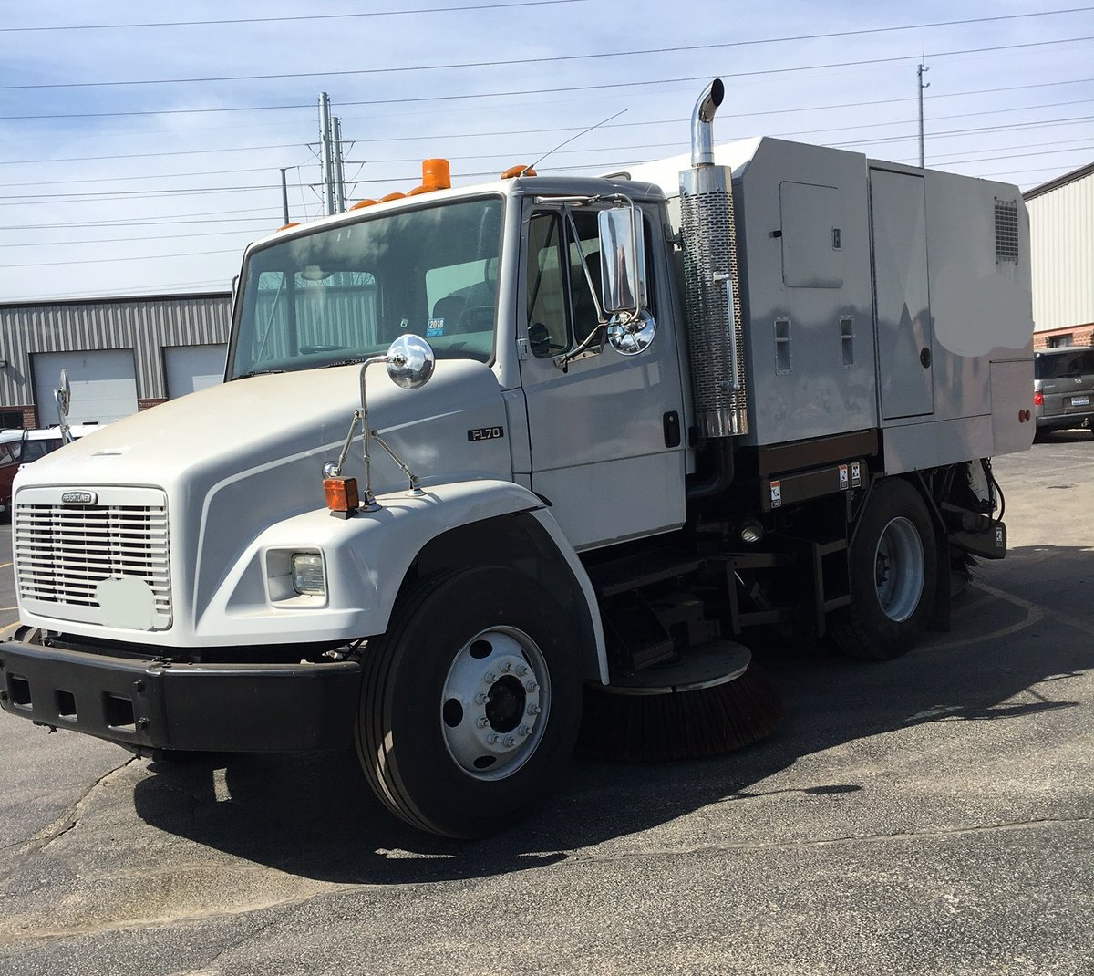 FOR SALE by Custom Rebuilt!
2002 Schwarze M6000
Call 877-477-7258 for more info
ecs.page.link/ytz5e
#streetsweeper