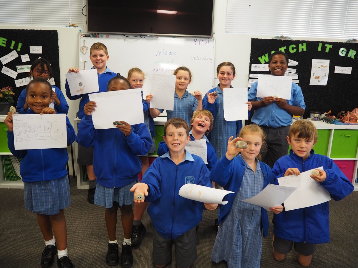 EarthScienceWA's tweet image. What a great start to our Kalgoorlie visit with a day of incursions at St Mary's Primary School followed by Primary Teacher PD hosted by Kalgoorlie Primary School yesterday. #KalgoorlieEngagement thanks to @MinResWA