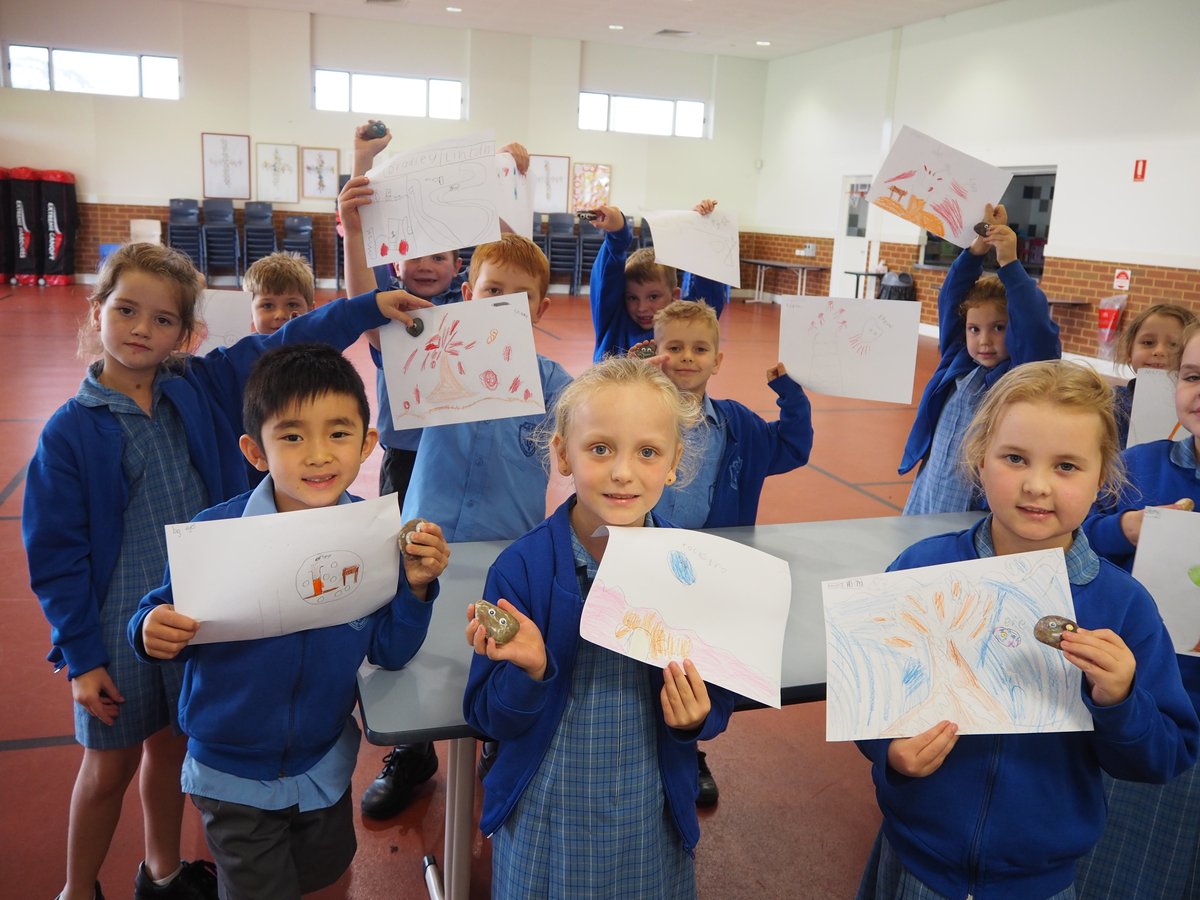 EarthScienceWA's tweet image. What a great start to our Kalgoorlie visit with a day of incursions at St Mary's Primary School followed by Primary Teacher PD hosted by Kalgoorlie Primary School yesterday. #KalgoorlieEngagement thanks to @MinResWA