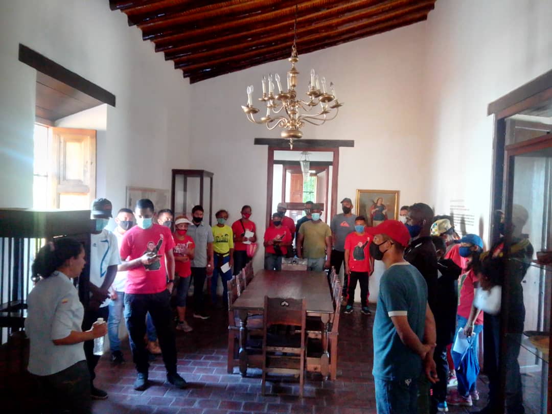 En nuestros espacios hoy de visita tropa Caribe del FFM de los Estados Yaracuy,Lara, Cojedes y Portuguesa <a href="/NELLYDAIXY/">NELLY GUILARTE UGAS</a> <a href="/histo_r/">RedHistoriaMPAragua</a> <a href="/MuseoDeQuibor/">MuseoDeQuibor</a> @CNH_Ven <a href="/ErikaPSUV/">Erika Farías Peña</a>  <a href="/FFM_CcsCaribe/">FFMCaracasCaribe</a> <a href="/MUCNEZ/">Museo Casa Natal del General Ezequiel Zamora</a>