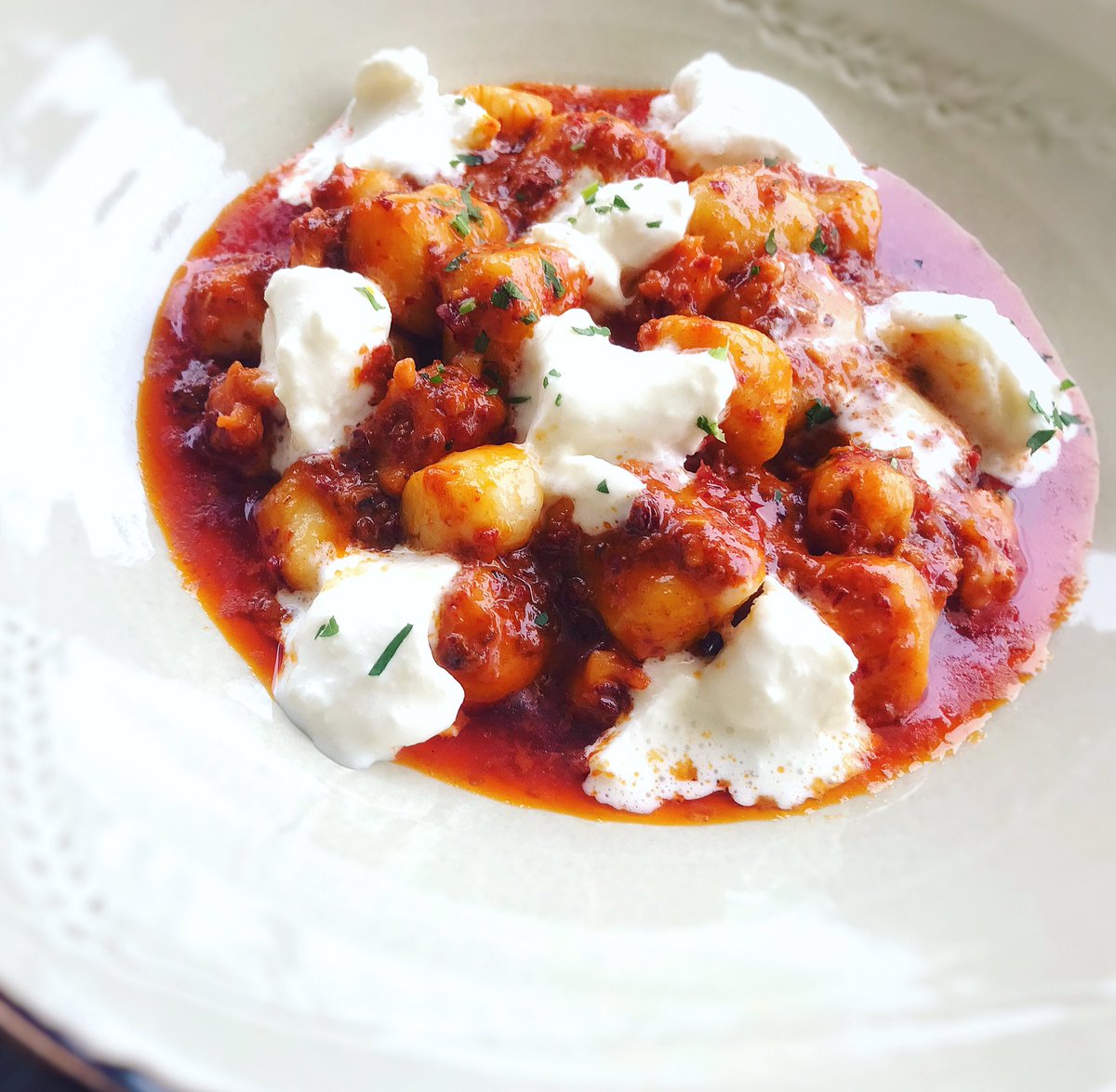 ArtusiNewWest's tweet photo. Il Vincitore!
Last week, our @vanfoodster #PastaChallengeYVR creation was voted 1st place by media judges!
This week, we feature our winning pasta every night! Wed to Sun, for dine-in, takeout or @UberEats
‘Gnocchi Nduja & Burrata al Mare
#ThisIsArtusi 🇮🇹 https://t.co/6cGicoqVUw
