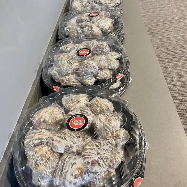 hopingheart's tweet photo. @journeybiblekc #kindnesskitchen is sending #sconesforschools @PCPioneers @NorthviewK5 @BBelementary @MorseElementary Enjoy your scones tomorrow and know we love you and appreciate you! #weloveourschools https://t.co/TBgcMWx3mJ