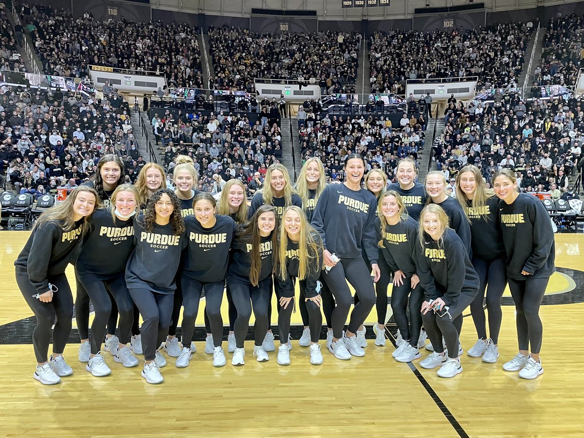PurdueSoccer's tweet image. Great to have a rocking Mackey Arena again, thanks to @BoilerBall for the recognition tonight!

#BoilerUp 🚂