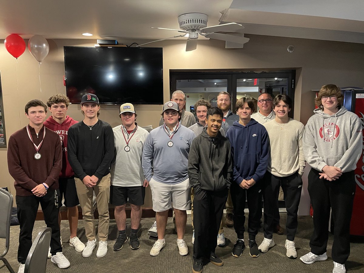 LowellHSgolf's tweet photo. Fun night celebrating our golf seniors and Award winners! Special thanks to Mount pleasant and their members for their continued support of Lhs Golf! ⁦@_LHSAthletics⁩ ⁦@seanospeaks⁩ ⁦@JayFerd2⁩ ⁦@dkuczek9⁩ ⁦@colinnpickett⁩ https://t.co/LAWmrDd8tI