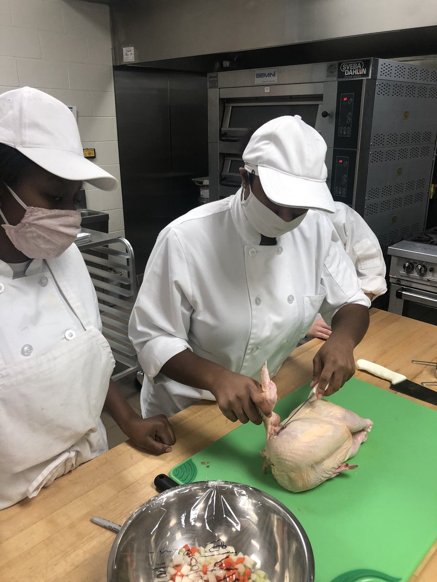 Elise Chonko tweet media