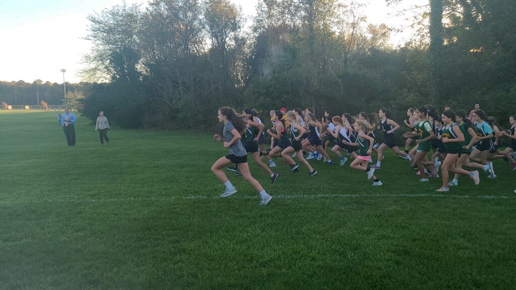 DavidPf37436754's tweet photo. Today HolySpirit parochial cross country championship at Pitney Park. Assumption boys and St Joe’s girls won. Great job. https://t.co/V51KXdfBJ1