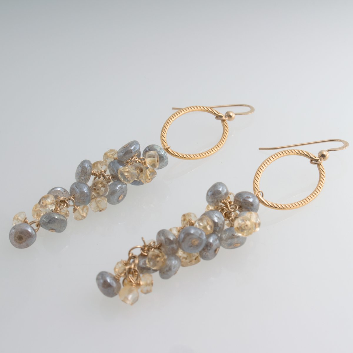 SolandVenus's tweet photo. Looking for gorgeous earrings to go with your cozy cashmere sweater? 🍂
These earrings are handcrafted with labradorite, citrine and 14K gold filled. 
https://t.co/cLo7VvcxJP
#supportsmallbusiness #bridal #jewelrydesign https://t.co/j9wpDjJSuT