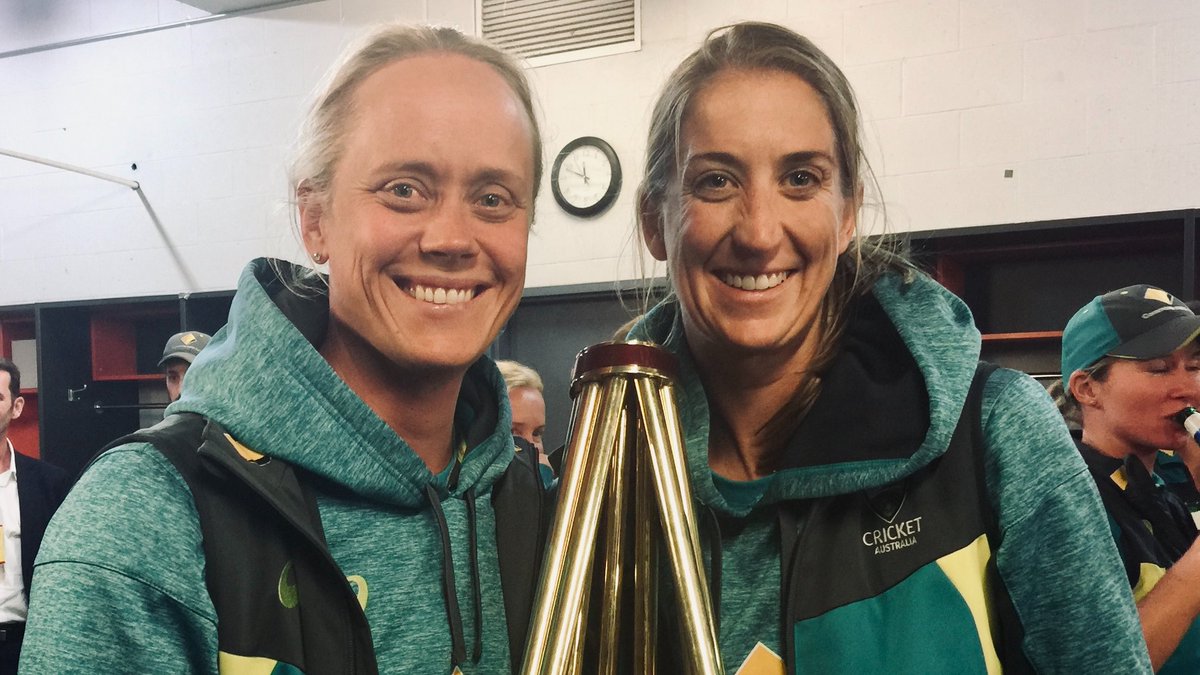 theAIS's tweet photo. It's #STEMMDay this week, so we're shining a spotlight on the Head of Performance Health at the @NSWIS, Kate Mahony!🙌

Kate (right) took part in the #AISTalentProgram this year, supporting #WomeninSTEMM &amp; HP Sport receive ground-breaking leadership programs 💪 https://t.co/CR6skx8VUG