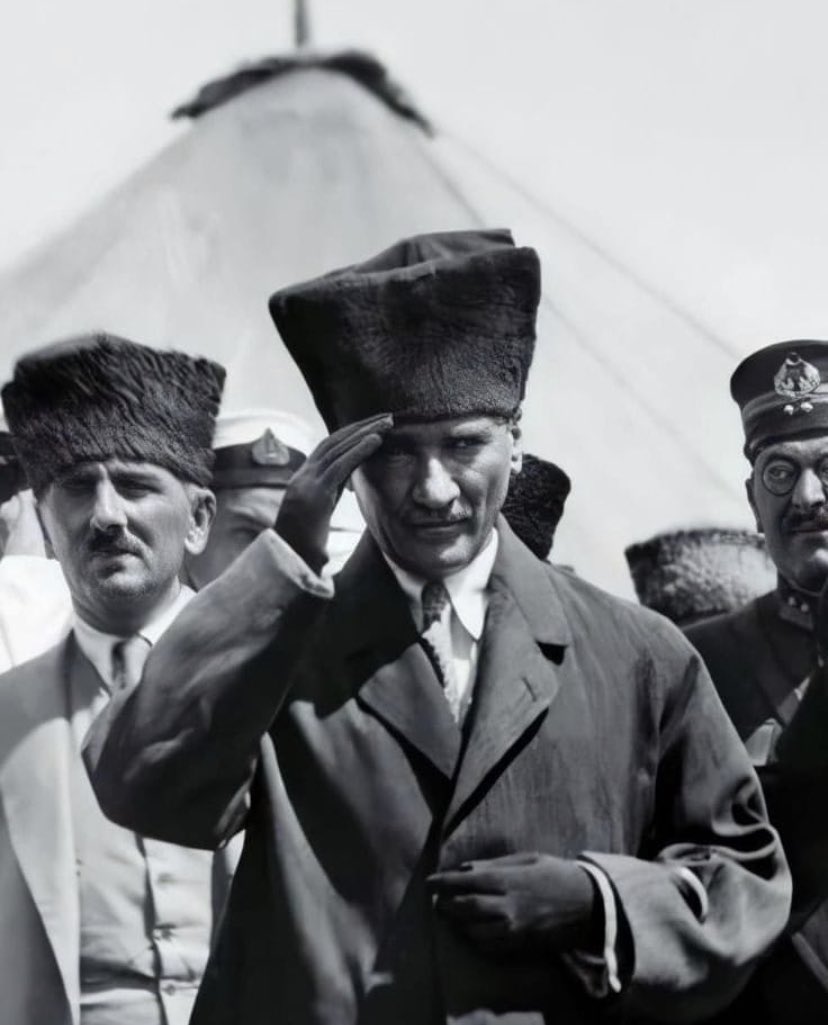 Aramızdan ayrılışının 83. yılında Büyük Önder Gazi Mustafa Kemal Atatürk’ü saygı, sevgi ve rahmetle anıyoruz. 
Açtığın yolda, gösterdiğin hedefe millet olarak yürümeye devam edeceğiz. Ruhun şad olsun. #10Kasım