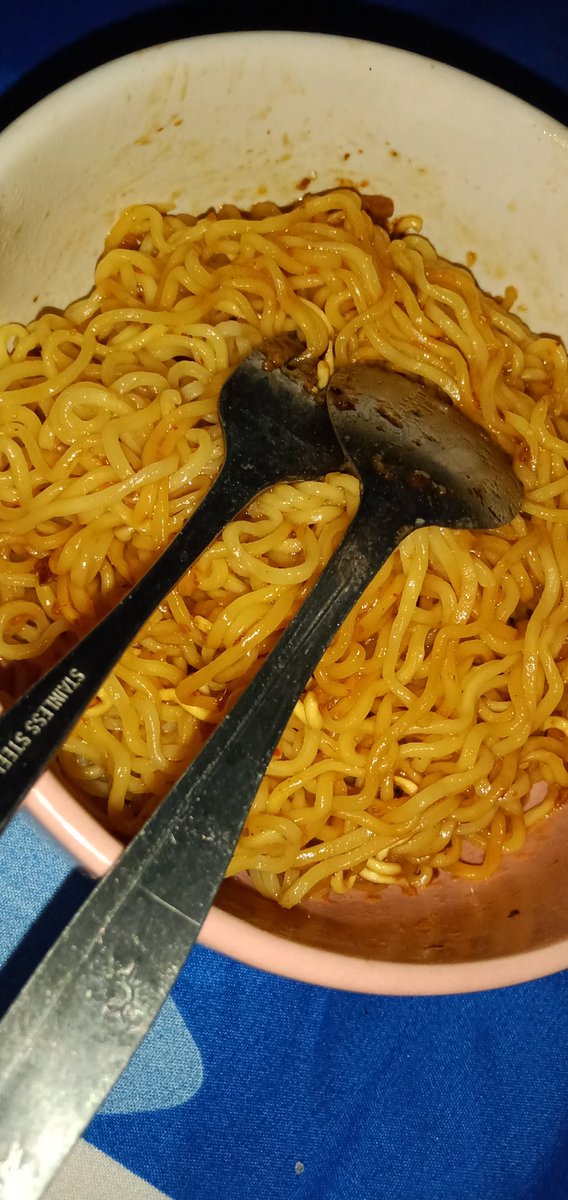 Shofia267's tweet photo. Teman terBAIK saat hujan lebat https://t.co/Ne6aT8fJvW