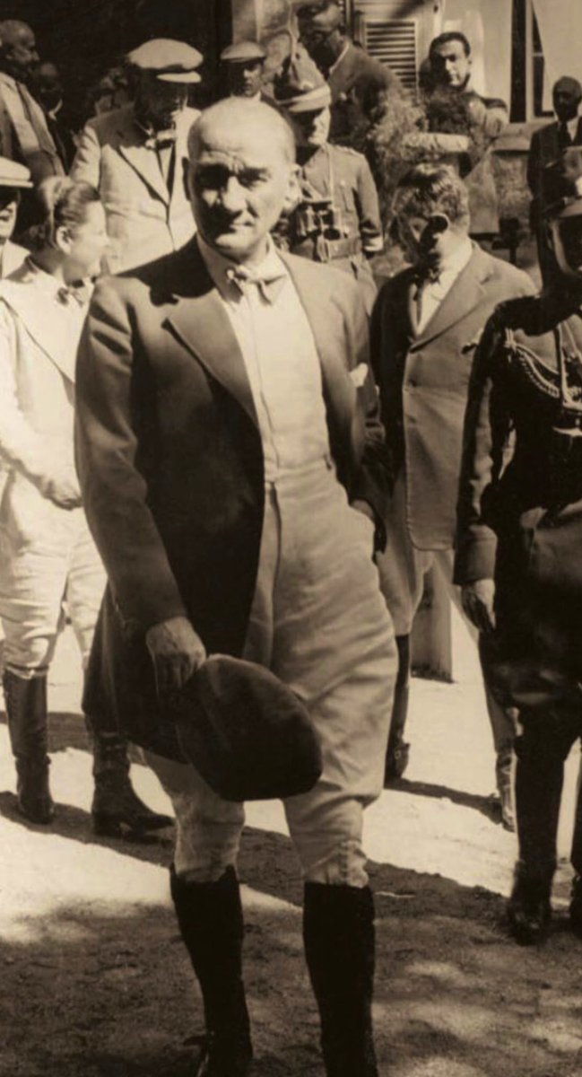 Sevgi, saygı, özlem ve minnetle…

#10Kasım