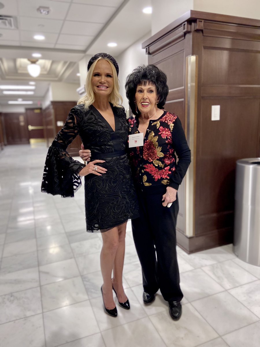 OKArtsCouncil's tweet photo. Two Oklahoma legends sharing a moment before tonight’s Governor’s Arts Awards. Kristin Chenoweth and Wanda Jackson! @KChenoweth @wandajofficial https://t.co/j2WGVFdpxl
