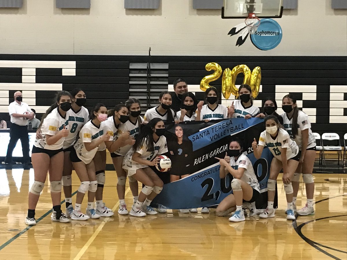 STHSWarriors's tweet photo. History was made today at the STHS gym! @RilenGarcia reached her 2000th career assists. Congrats Desert Warrior on your accomplishment!@STHSvball https://t.co/ynNW9d89IH