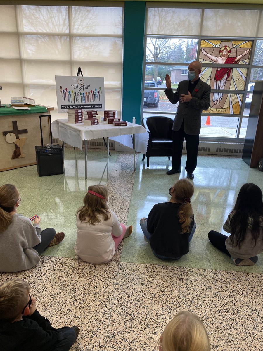 GemmitiFolz's tweet image. We had a beautiful Bible Blessing with Father Rick ⁦@StPaul_LKFD⁩. It was so great to gather, pray and sing together. #pvncinspires #pvncprays #stpaullkfd