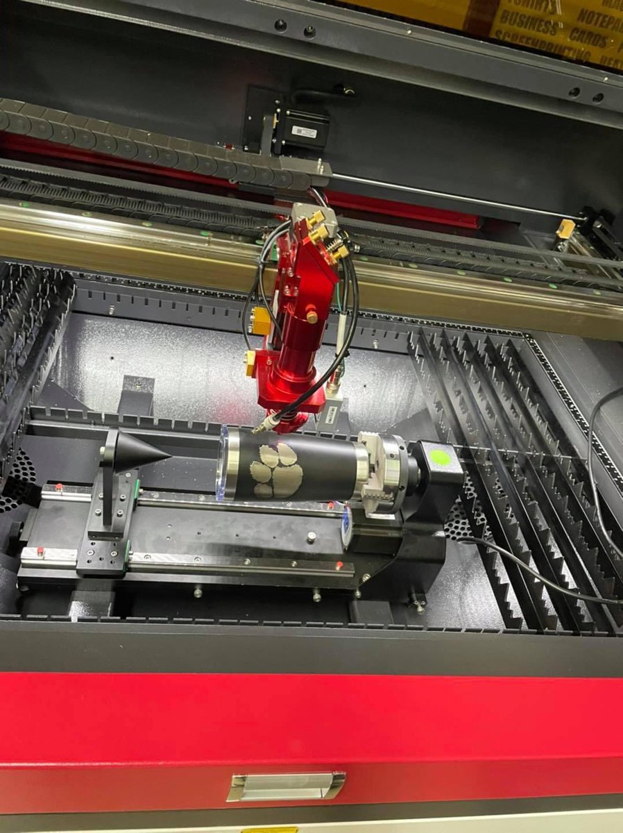 RDAndersonatc's tweet photo. Graphic Arts is putting the new engraving machine to good use. Mr. Massey’s students will be able to learn the techniques of engraving wood, metal and other various materials. https://t.co/1OKgYn5zat
