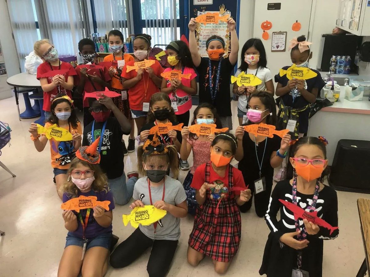 ClimateCreativs's tweet photo. Central Park Elementary school loved making their fish flags and setting up their rising waters installations! #RisingWaters #FishFlags #BrowardCounty #ClimateChange #ClimateAdaptation #ClimateCreatives #SaveThePlanet #SaveTheWorld #SaveOurSeas #OceansRising https://t.co/ajQRqpc7Ew
