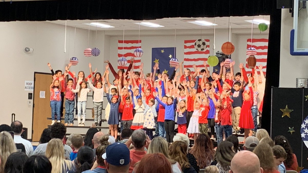 DavisElemRCISD's tweet photo. After a year and a half, musicals are back in full swing at Davis! Third Grade did a GREAT job tonight in “American Heart!” Congratulations on an amazing performance! So proud of you and your Directors!!
#RCISDJoy #DavisDriven @rcisdfinearts @DavisMusicRC https://t.co/irrVCG2WT4