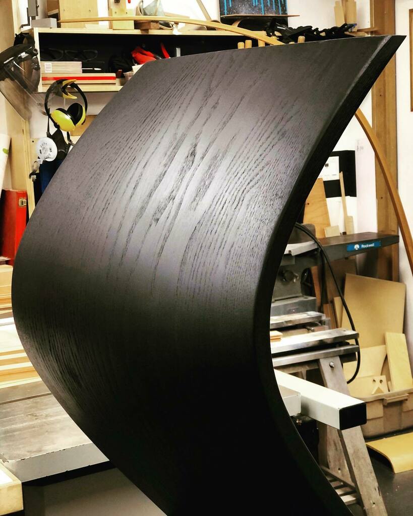 MRandallDesign's tweet image. I just love this mat black. First layer of the pedestal base finish on, next comes the @osmoholzundcolor wax. #meticulouslybespoke

#furnituredesigner #mikerandalldesign #bespokefurniture 
#minimalistdesign #meticulouslyhandcrafted

#modernhome  #interio… instagr.am/p/CWE65XXJivQ/