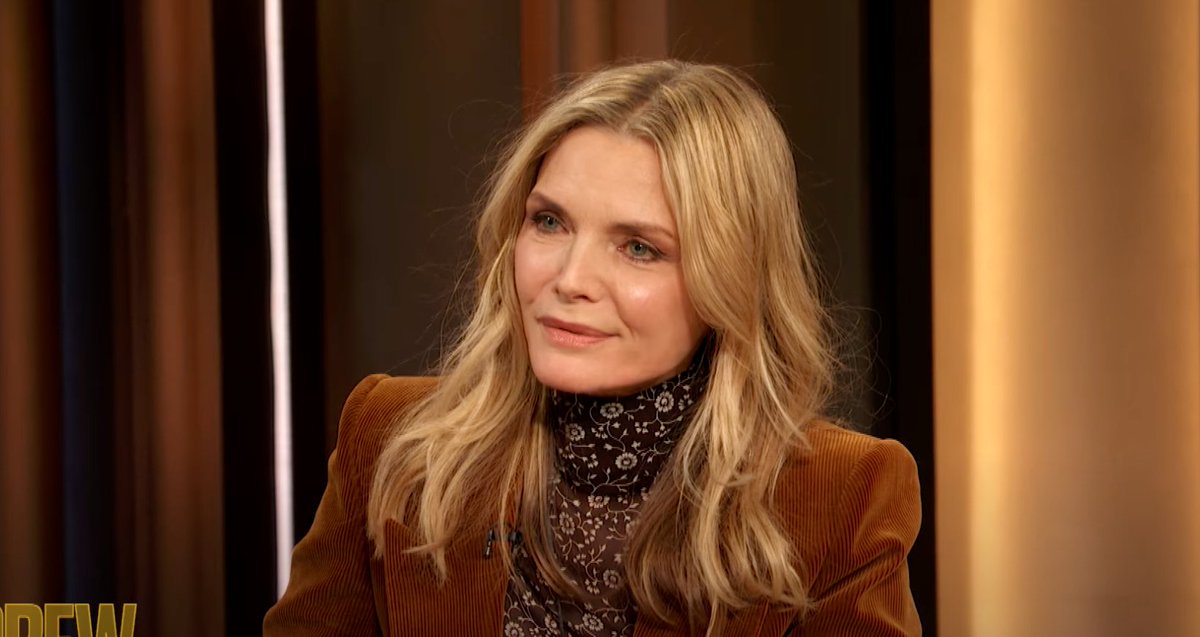 Pfeiffer_TH's tweet photo. 📸 มิเชลในรายการ The Drew Barrymore Show ล่าสุดค่ะ 🥺 https://t.co/7KvTUQvNK0