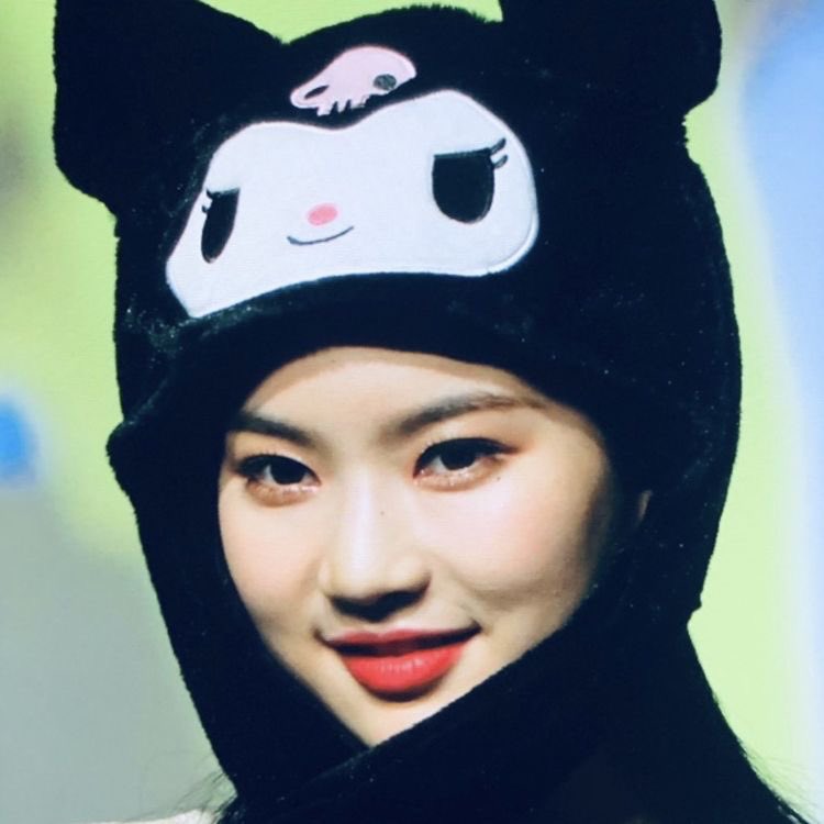 rosedoIIy's tweet photo. swith moots :D https://t.co/FaqyUaWqny