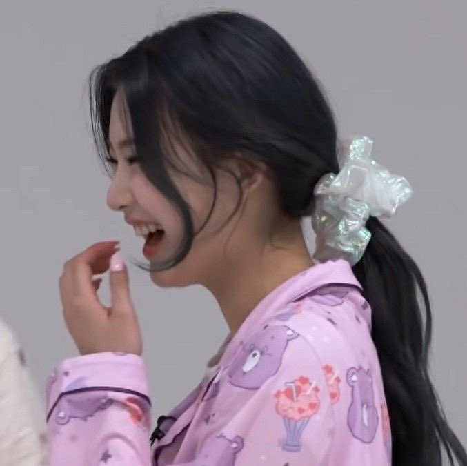 rosedoIIy's tweet photo. swith moots :D https://t.co/FaqyUaWqny