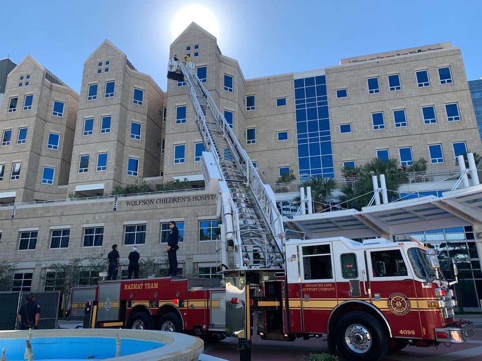 JAXSON TO THE RESCUE! Today our #WolfsonWarriors had a surprise visit from <a href="/THEJFRD/">THEJFRD</a> &amp; the <a href="/Jaguars/">Jacksonville Jaguars</a>’ <a href="/JaxsonDeVille/">JaxHIM de Ville</a>! In addition to the BIG Jags win this past weekend, we also got to celebrate patient Johnny’s 16th birthday! 🎉

Thank you JFRD heroes for making the visit possible.