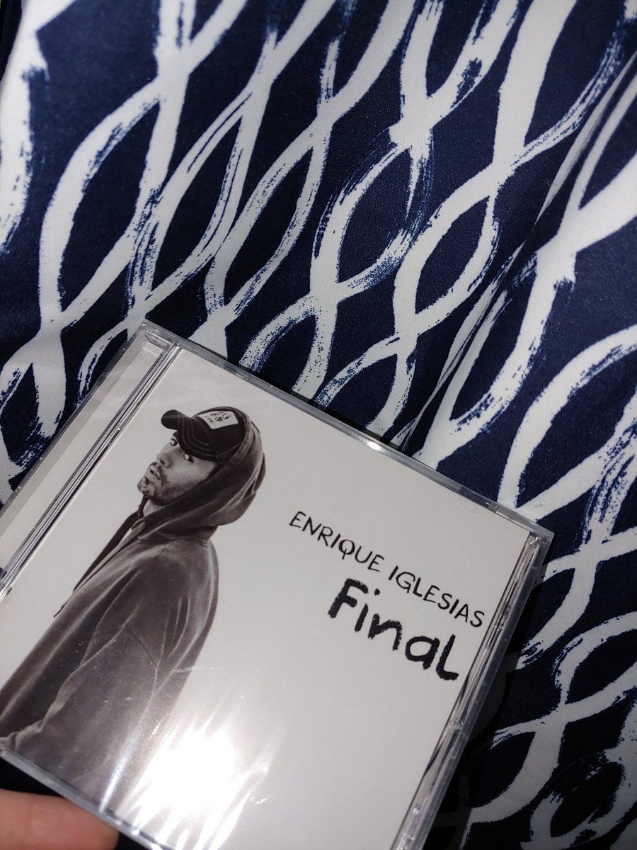 RJazzy2's tweet photo. Best part of my day was coming home from an over 13 hr day of work &amp; finding that my copy of @enriqueiglesias new CD Final Vol. 1 arrived! #kingoflatinpop #chasingthesun #subemelaradio #dueleelcorazon #elbaño https://t.co/sEmCpTjKxl