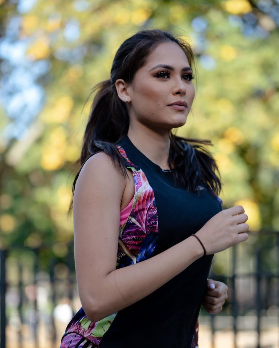 Mientras la Organización Miss Universo se empeña en poner a rebajar a la Miss Universo Andrea Meza, se olvida de buscarle un dermatólogo que le ayude a controlar el brote severo de acné. Ánimo reina, estamos contigo.