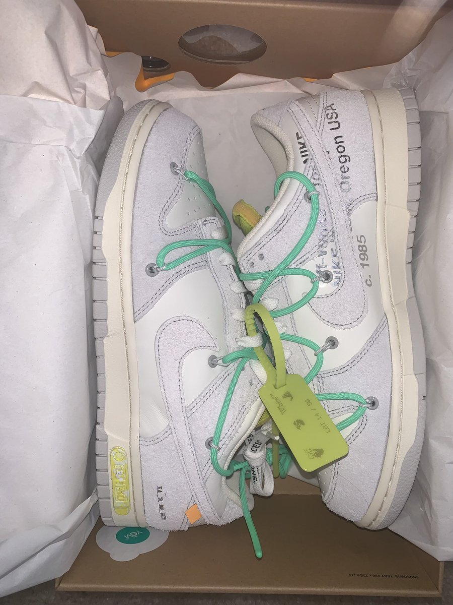 ddotmore's tweet photo. @RetailTuesday All ds feel free to dm for more pictures or offers

Ow dunk Lot 14 size 10
Off white chuck size 10.5
ALD new balance 550 both size 10
Shrekpreme size XL
#RetailTuesday is back https://t.co/M5ekDmo43m