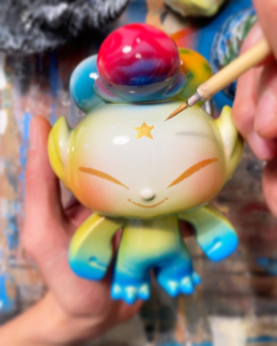 MartinHsu's tweet photo. Giving Dragon Boy the ‘Star Treatment’ 😂⭐️ Can’t wait for you to see this AMAZING @maxtoyco X @MartinHsu ‘Star Surfers’ custom #DragonBoySuper set online release this week! 🤩☄️

Check link for sneak peeks! https://t.co/I2Hvp2c61F

#dcon #dcon2021 #designercon2021 https://t.co/UVHqODIC1r