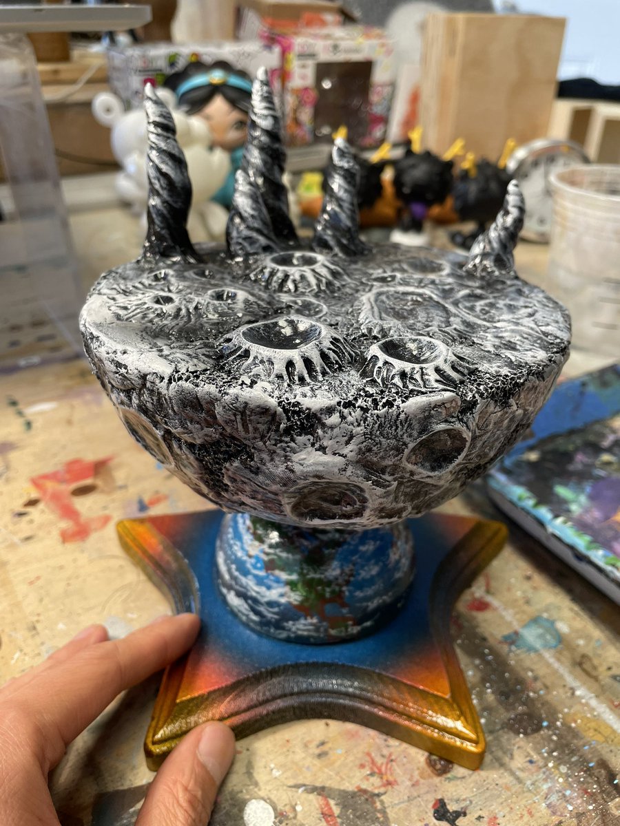 MartinHsu's tweet photo. Giving Dragon Boy the ‘Star Treatment’ 😂⭐️ Can’t wait for you to see this AMAZING @maxtoyco X @MartinHsu ‘Star Surfers’ custom #DragonBoySuper set online release this week! 🤩☄️

Check link for sneak peeks! https://t.co/I2Hvp2c61F

#dcon #dcon2021 #designercon2021 https://t.co/UVHqODIC1r