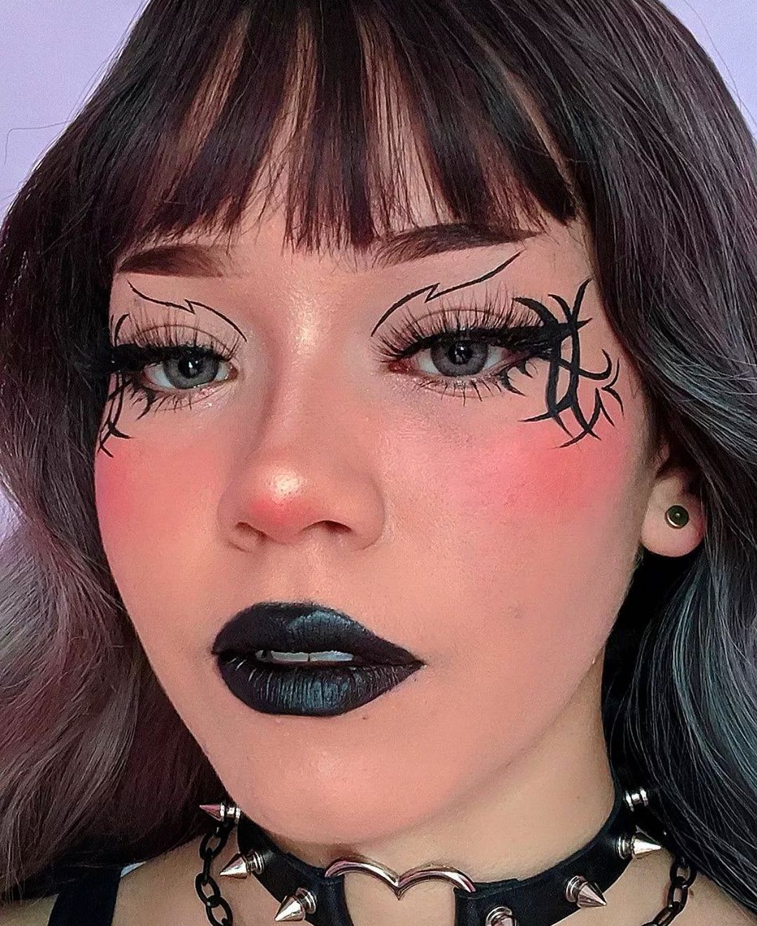Emo Eye Makeup Looks Are Seeing a Revival on the Spring 2023 Runways -  Fashionista