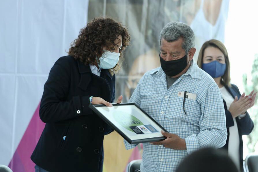 denisse_ugalde's tweet photo. Gracias a las y los prestadores de servicios turísticos que se siguen sumando para garantizar el seguimiento de protocolos sanitarios.
Hoy en el Valle de #Teotihuacán. https://t.co/9WjCGRu44m
