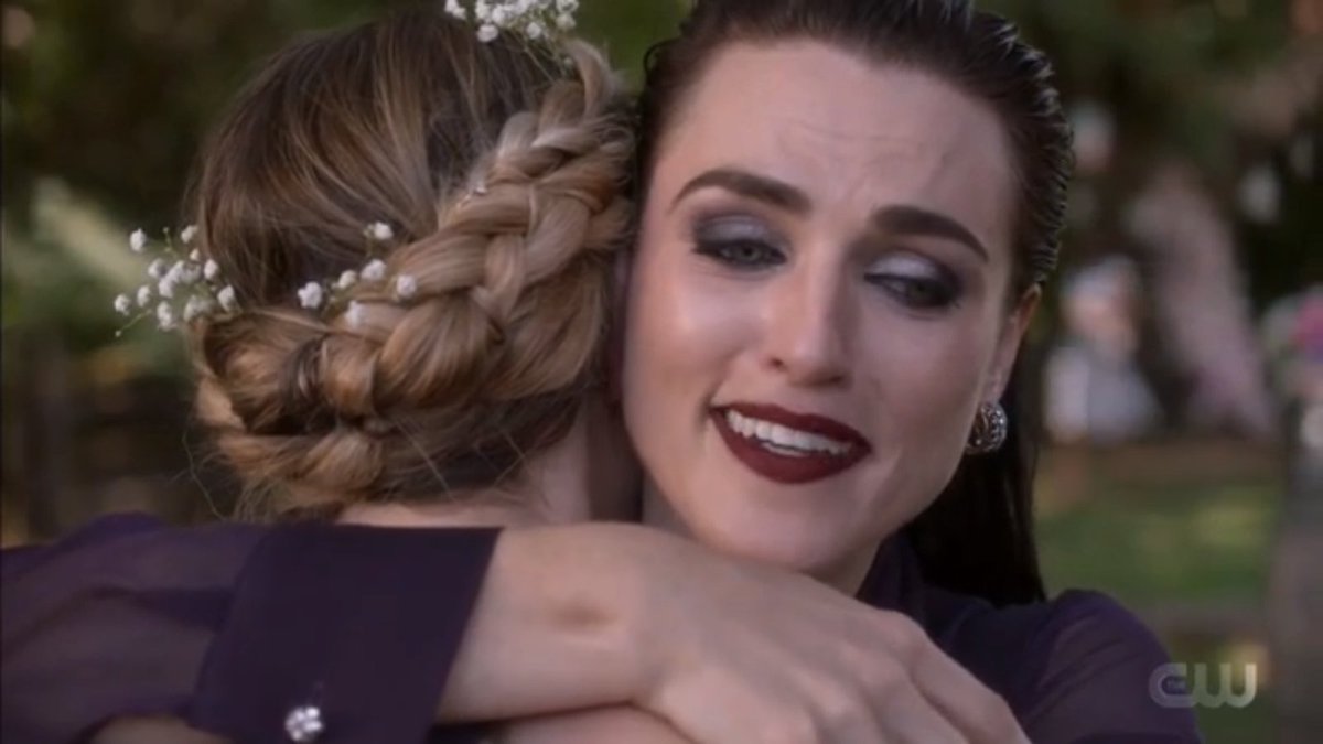 Wadi_Korrasami's tweet photo. they are canon, idc what you think, they are canon. Supercorp Endgame. #supergirl https://t.co/A7qfxTvyb3