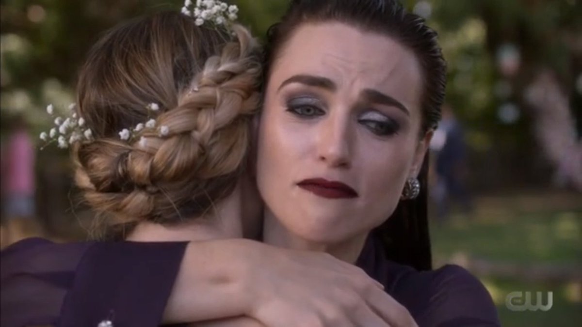 Wadi_Korrasami's tweet photo. they are canon, idc what you think, they are canon. Supercorp Endgame. #supergirl https://t.co/A7qfxTvyb3