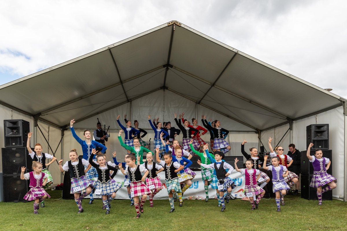Scottish_Banner's tweet photo. In the NOV #ScottishBanner
A wee bit of #Scotland in the heart of #Armadale
@cityofarmadale was transformed for the Scottish-themed #ArmadaleHighlandGathering & #PerthKiltRun
Issue out now
https://t.co/26QxlwWYAr
#ScottishFestival #ScotSpirit #ScottishBanner #OurArmadale #KiltRun https://t.co/4VUhhdVg0h