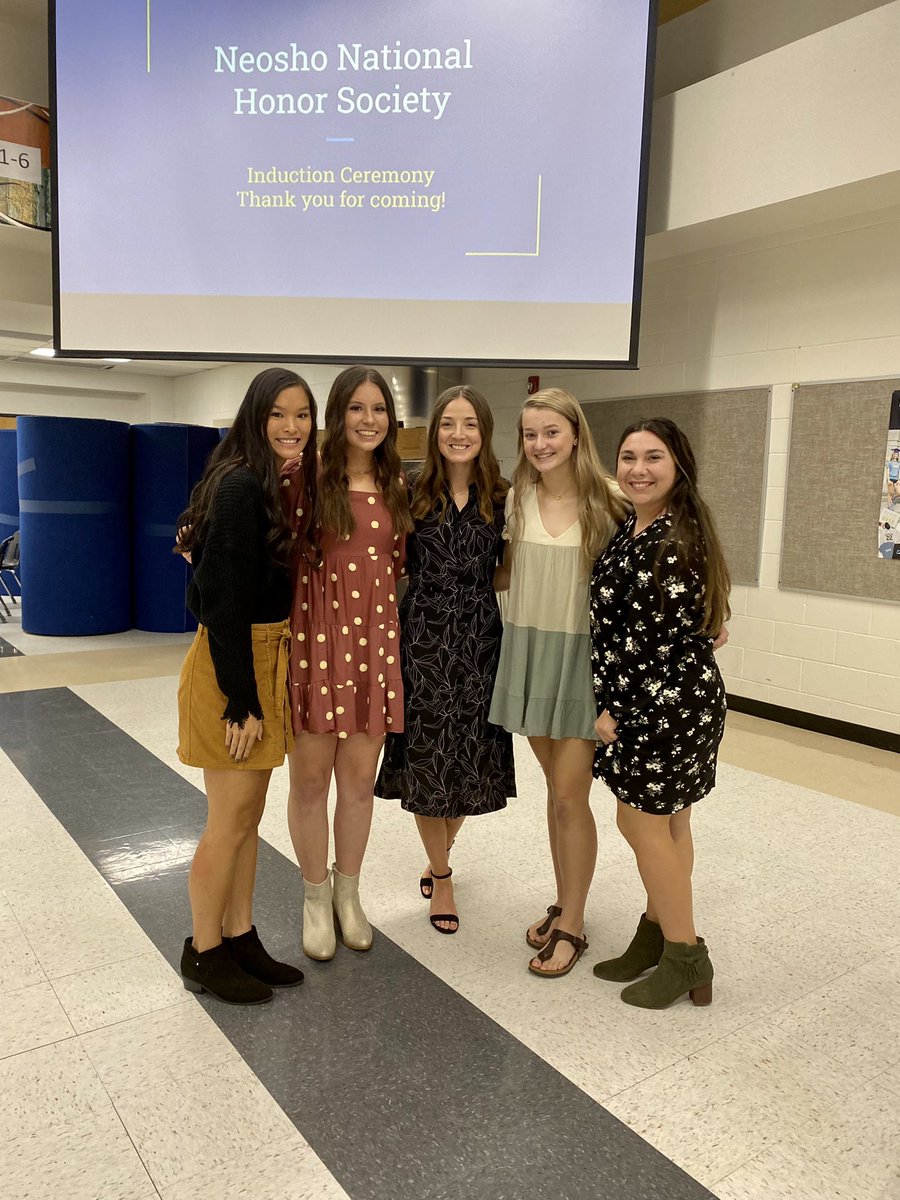 These ladies making <a href="/NeoshoHS_SB/">NHS Softball 🥎</a> proud! Congrats to all the inductees! ⭐️