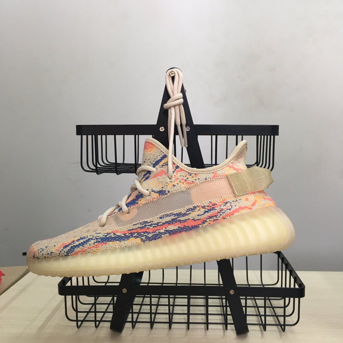sneakersnk's tweet photo. Yeezy Boost 350 V2 MX Oat
Whatsapp +84 824816523
#sneakers #realpics #adidas #yeezy https://t.co/yHHlMYSLgA