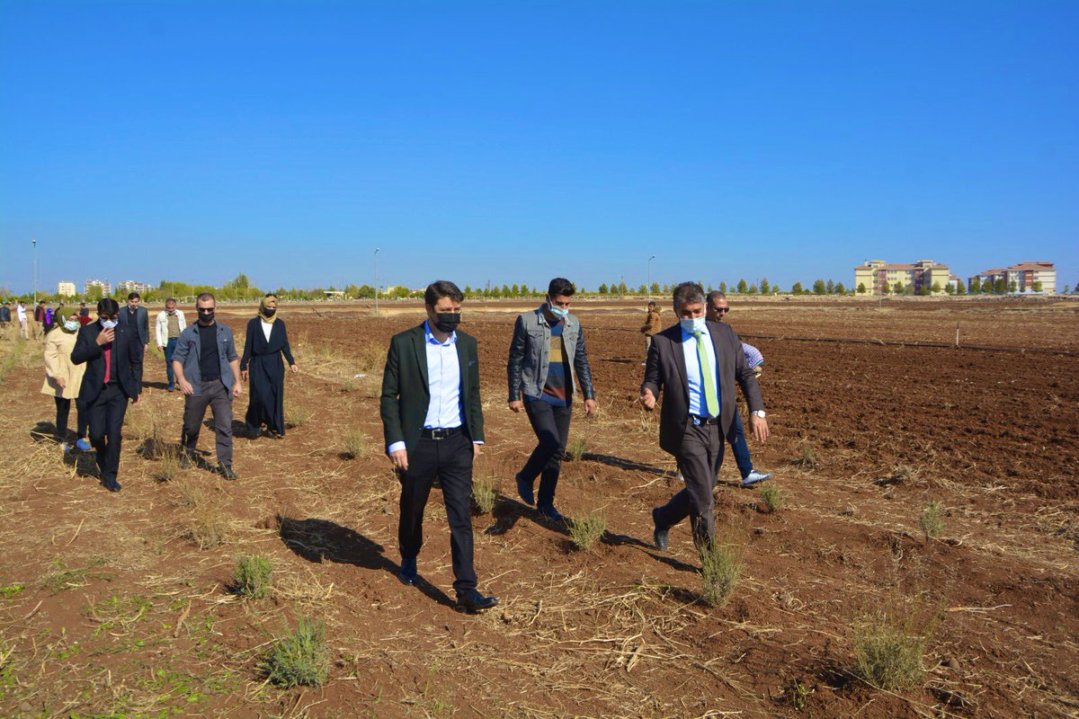 İlçe Kaymakamımız Sayın Önder ÇENGEL okulumuzu ziyaret etmiştir. Meslek öğretmenlerimiz tarafından okulumuzda yapılan faaliyetler hakkında bilgilendirme yapılmıştır. <a href="/ondercengel/">Önder Çengel</a> @ibrahim_Yagan63 <a href="/NedimZK09845287/">Nedim ÖZKAN</a>