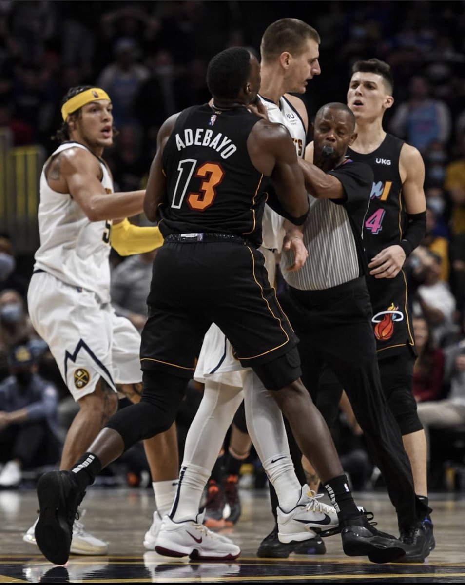 HumoBasket's tweet image. Tras el altercado de anoche Jokic fue suspendido 1 partido, Morris fue multado con $50000 y Butler con $30000