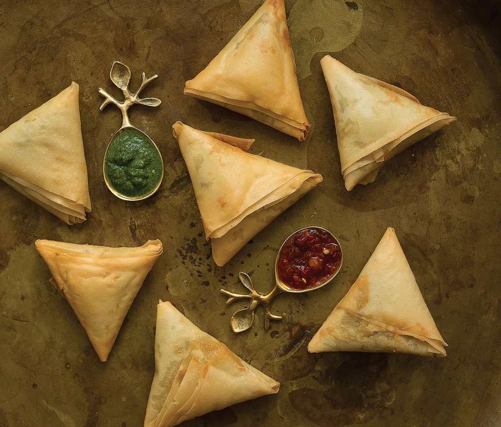 Recipe | Beef Samosas | 

Samosas?! Yes, please!! Noorbanu Nimji and Karen Anderson share their recipe for beef samosas featured in their book A Spicy Touch. ⬇️

l8r.it/YSwb

<a href="/aspicytouch/">Karen Anderson-coauthor of the late Noorbanu Nimji</a> <a href="/savouritall/">Savour it All</a> #cookwithquench #recipe #samosas #beef
