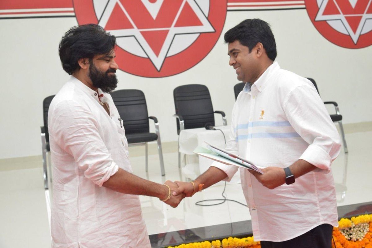 JanasainikPKF's tweet photo. Do Follow And Support Our @JanaSenaParty Anantapur District President @tc_varun 

#JSPForNewAgePolitics #JSPWithAPStudents @PawanKalyan https://t.co/ZASfc8wm8r